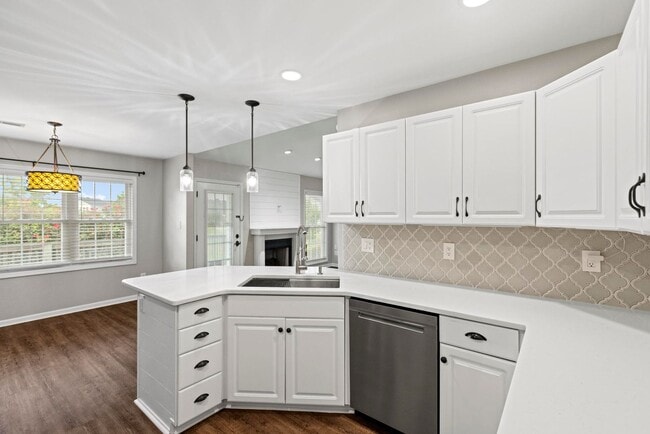 Building Photo - Swansboro Home for Rent!