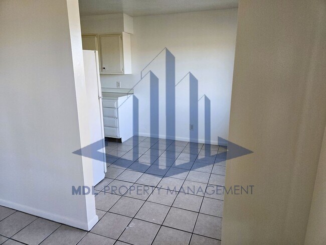 Building Photo - 2207 Weiss St