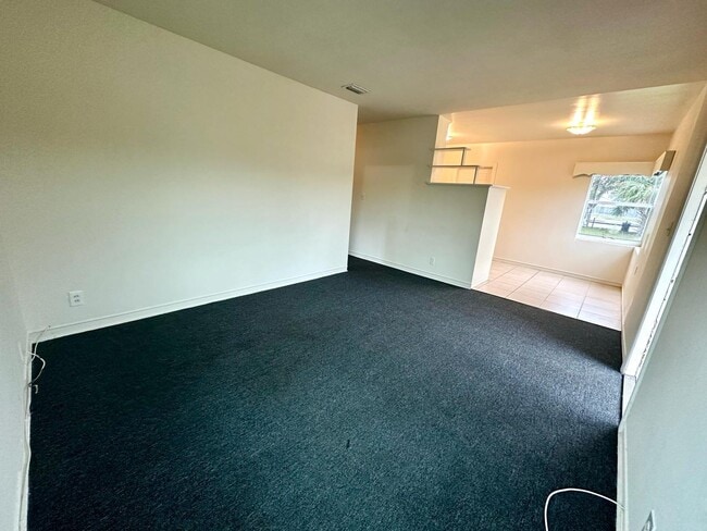 Building Photo - 530 58th St