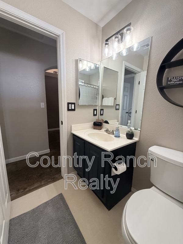 Building Photo - 2134 Desert Palms Dr