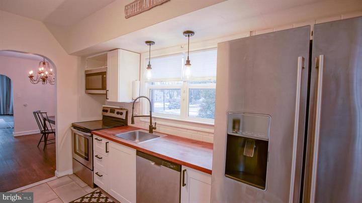 Building Photo - 340 Kingston Ave