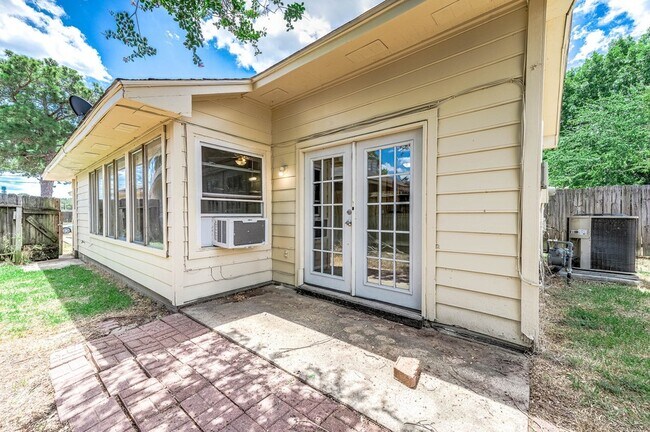 Building Photo - 11918 Westwold Dr