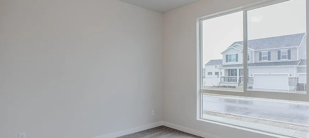 Building Photo - 1111 E Horseman Dr