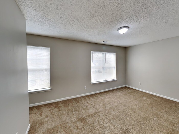 Building Photo - 3428 Ann Franklin Ct