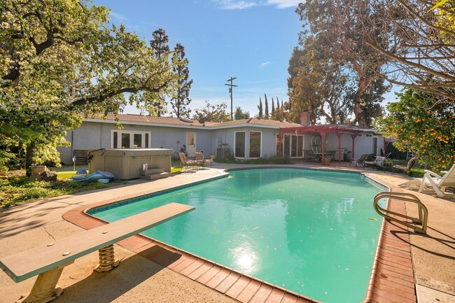 Building Photo - Stunning Mid-Century Ranch in Valley Glen