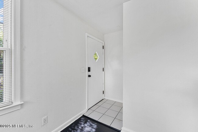 Building Photo - 431 W 62nd St