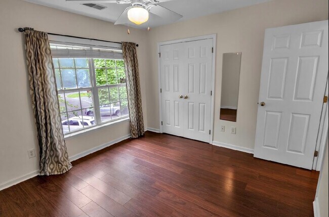 Building Photo - 203 Twin Tree Dr