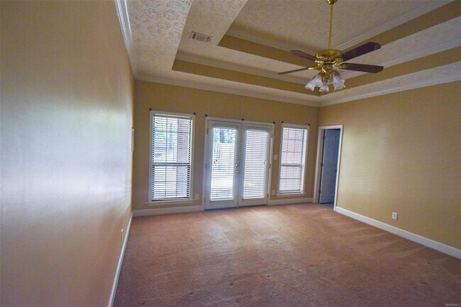 Building Photo - 709 Yellowstone Dr