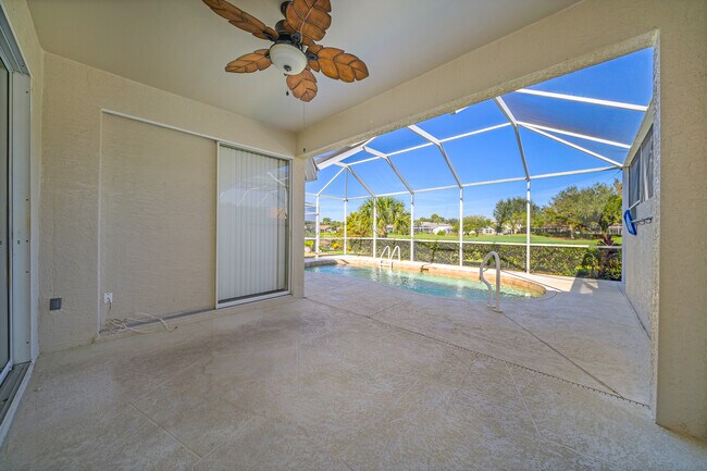 Building Photo - 2056 Crestview Way