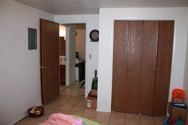 Building Photo - 296 W 1100 N