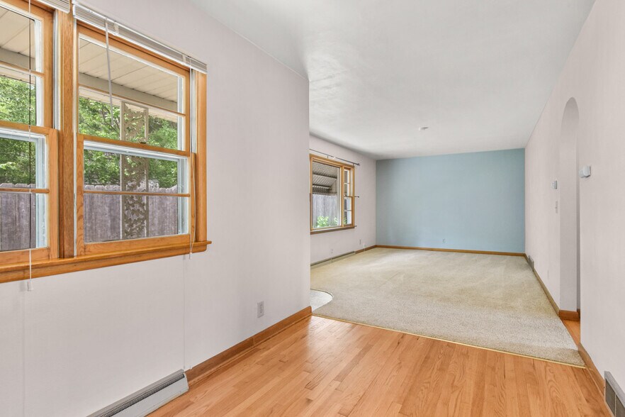 Building Photo - 1826 Schlimgen Ave