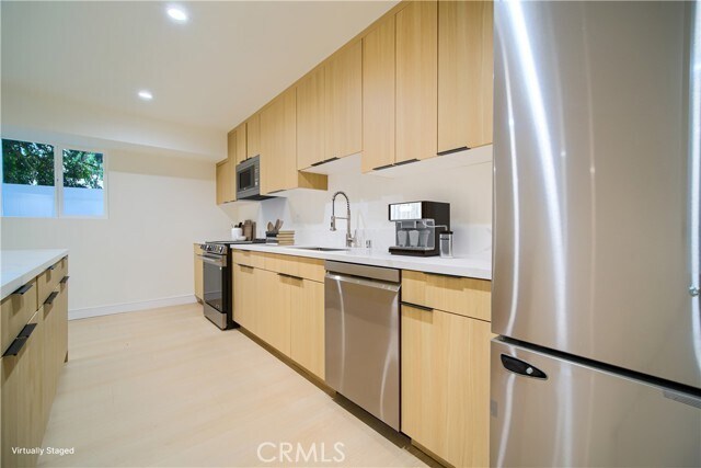 Building Photo - 259 S Ave 54