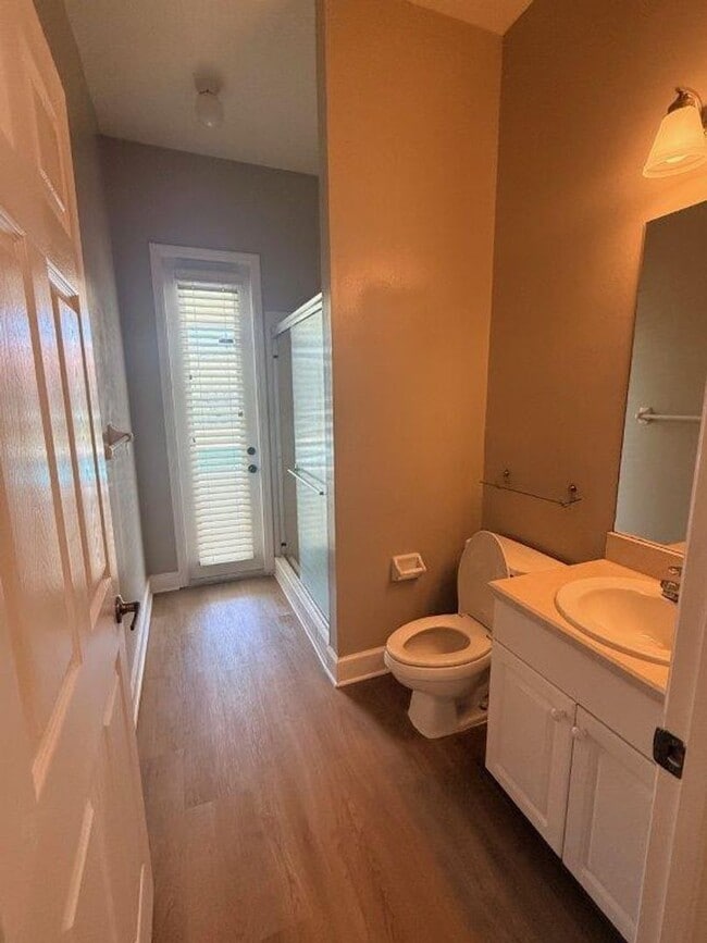 Building Photo - 3838 Peacock Dr