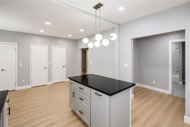Building Photo - 2203 Wingate St SW
