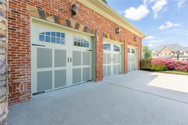 Building Photo - 2360 Manor Creek Ct