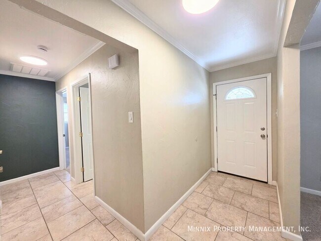 Building Photo - 3216 Camarie Ave