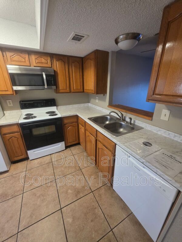 Building Photo - 3316 Caldera Blvd