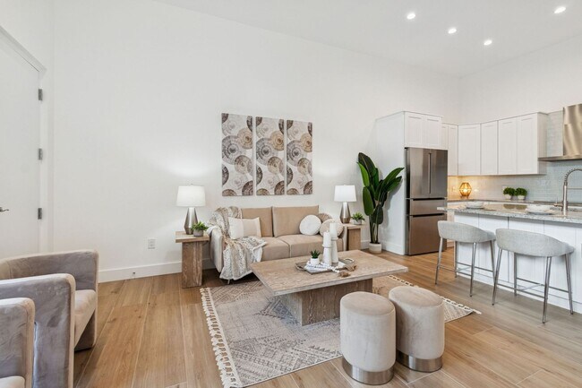 Building Photo - 1343 4th St