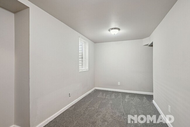 Building Photo - Spacious 5BR House in Aurora