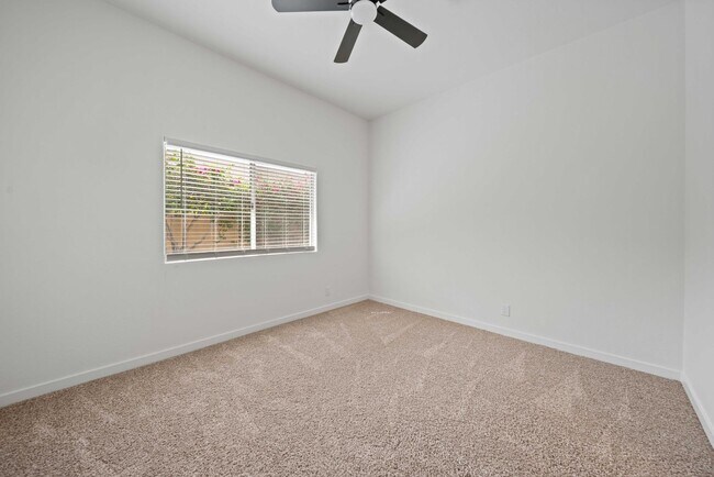 Building Photo - Mission Hills Country Club Home