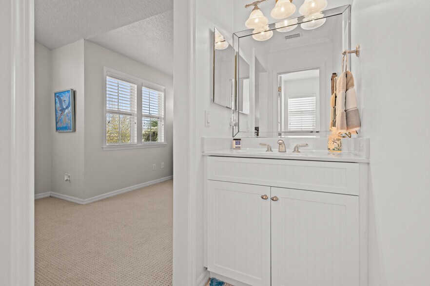 Building Photo - 788 Ocean Palm Way