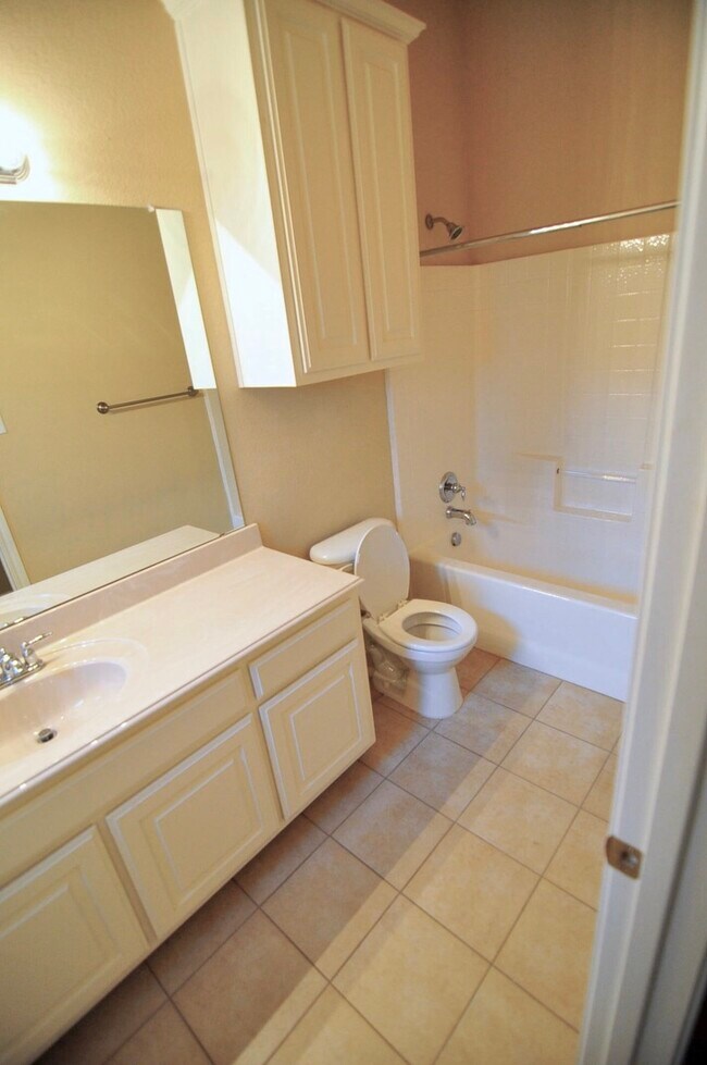 Building Photo - 5908 Parkplace Dr