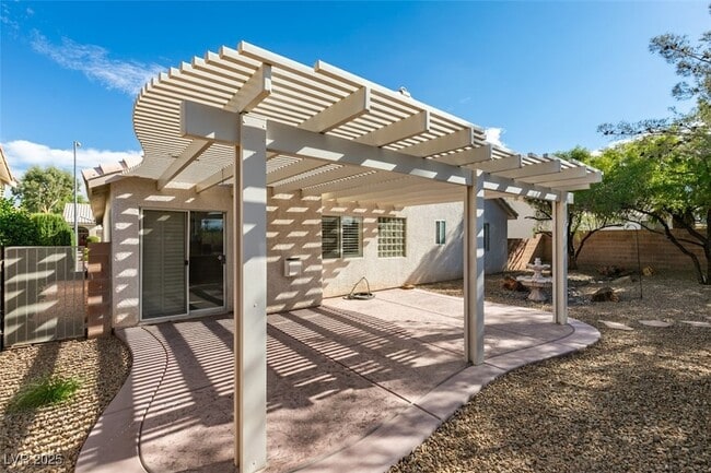 Building Photo - 2744 Summerchase Ln