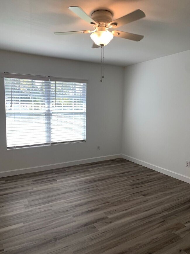 Building Photo - 605 Douglas Dr, A, St. Marys, GA 31558