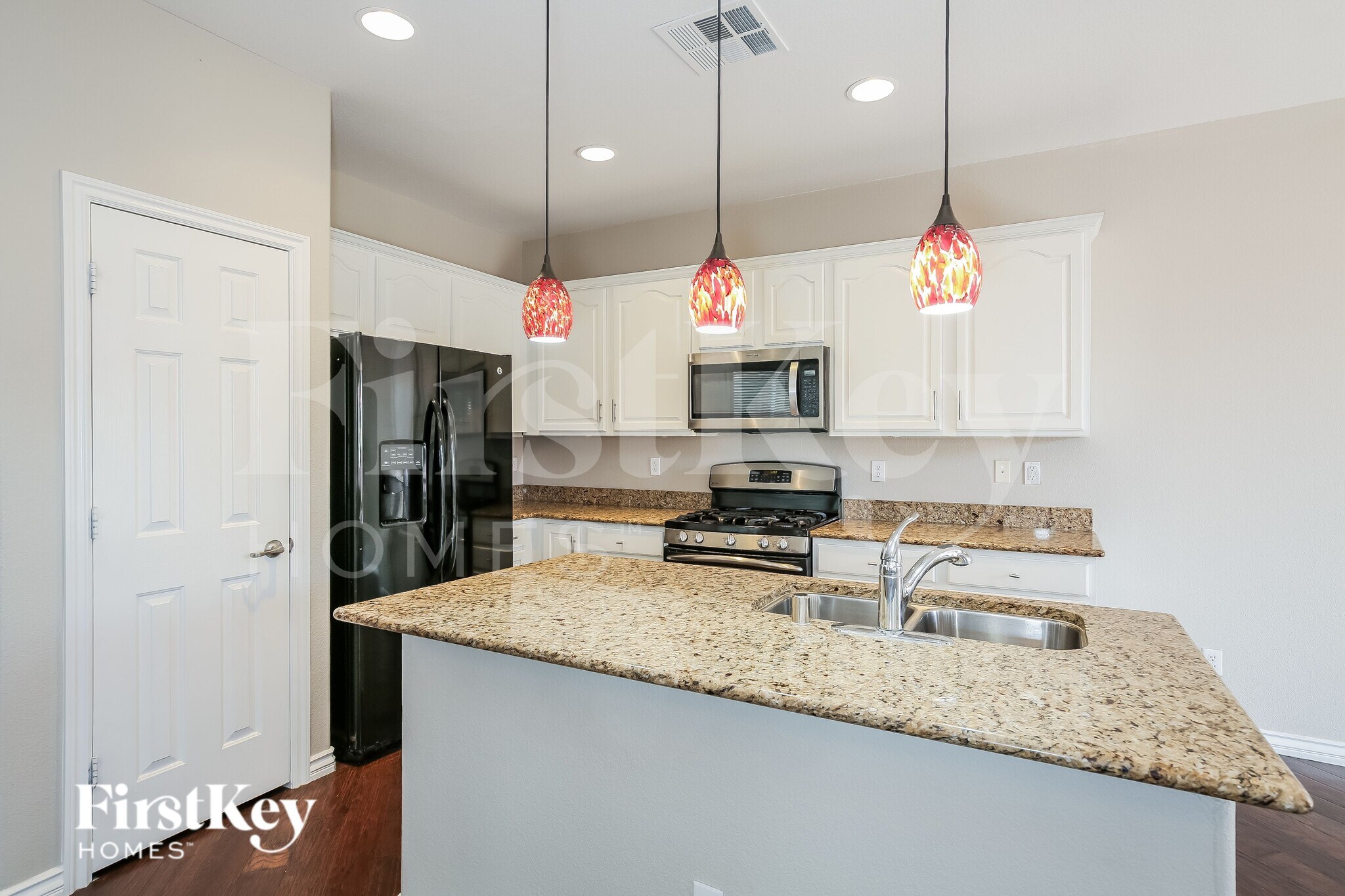 Building Photo - 7340 Chesapeake Cove St
