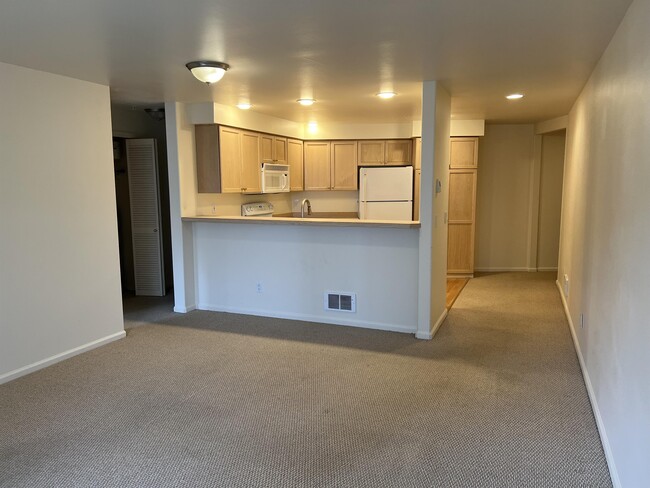 Building Photo - 559 McGraw St
