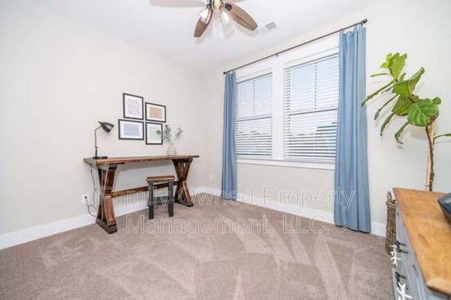 Building Photo - 225 Whirlaway Dr