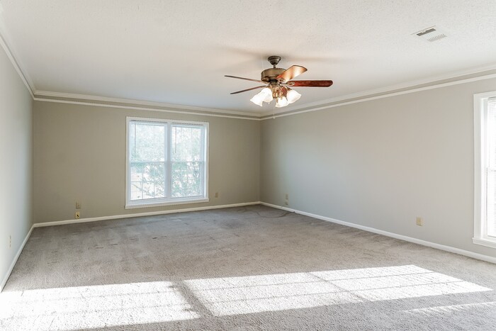 Building Photo - 7033 Brassie Bend