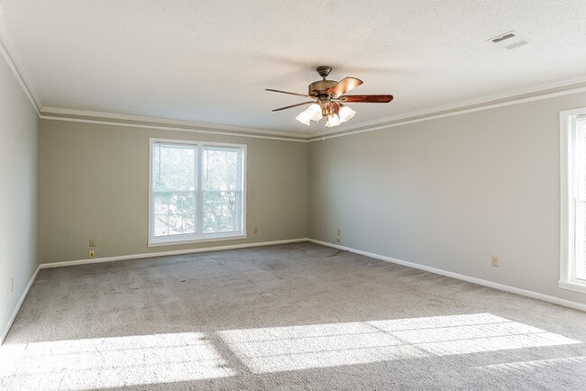 Building Photo - 7033 Brassie Bend