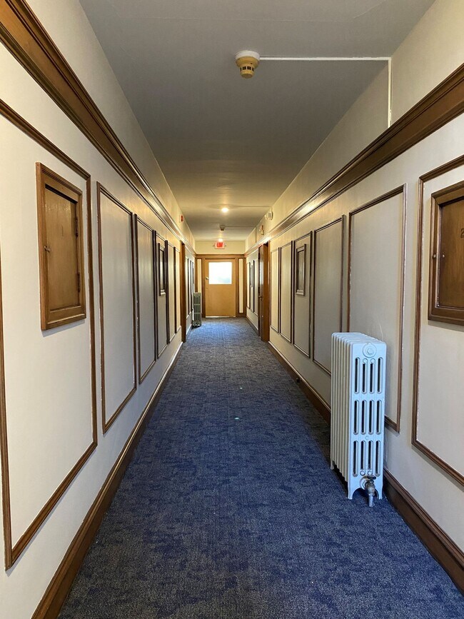 Building Photo - 2434 Dupont Ave S