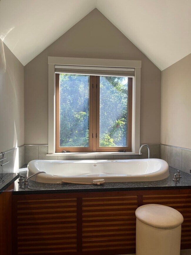 Building Photo - Luxury Furnished Monte Sereno Estate | Short-Term Executive Lease | Resort-Style Living