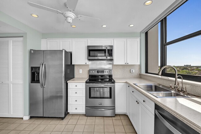 Building Photo - 1361 S Ocean Blvd
