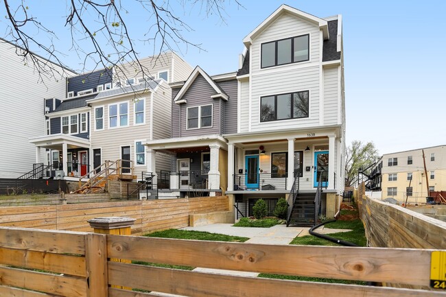 Building Photo - 1638 Trinidad Ave NE
