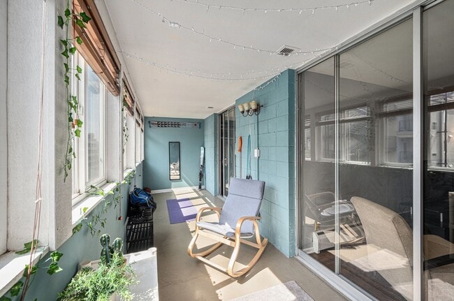 Building Photo - Spacious 1 bedroom home in the heart of Ha...
