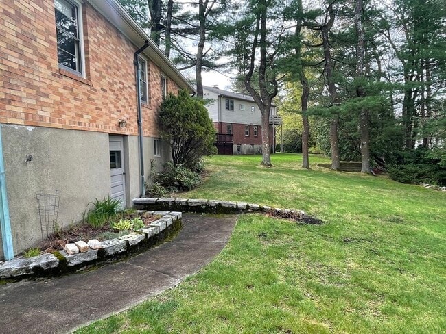 Building Photo - 204 Follen Rd