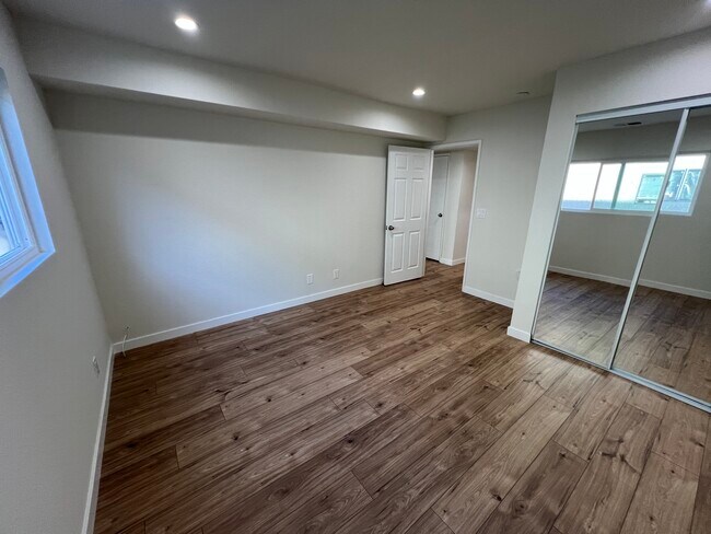 Building Photo - 7439 Woodman Ave