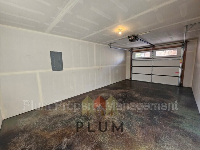 Building Photo - 131 Speedway Ave