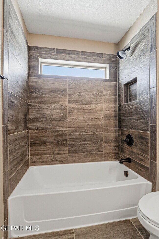 Building Photo - 1004 Wensley Pl