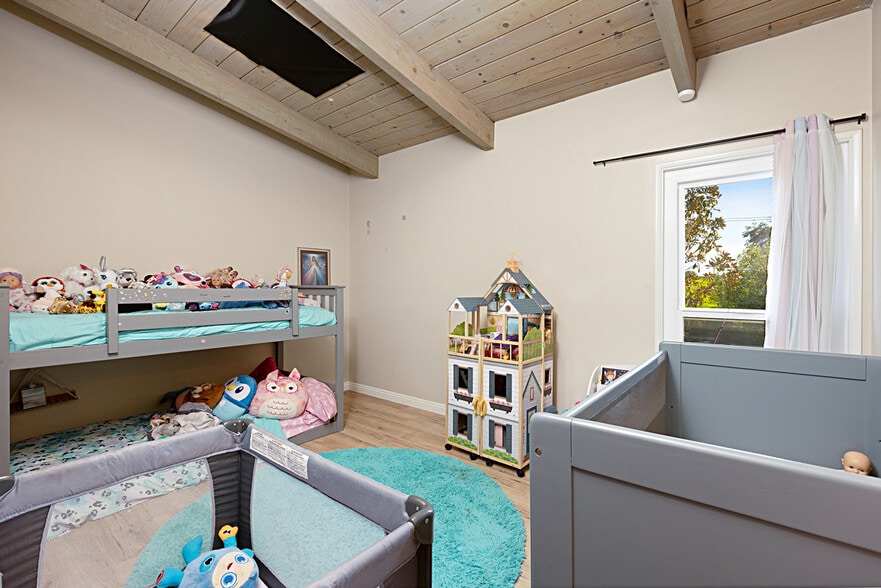 Building Photo - 1720 Via Entrada