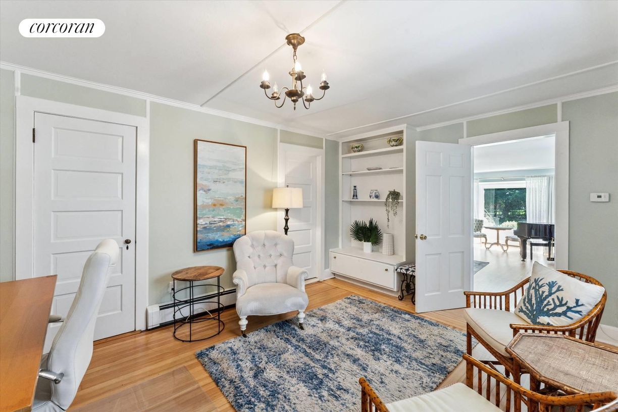 Building Photo - 35 Sheppard St