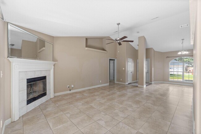 Building Photo - 7968 Lola Cir