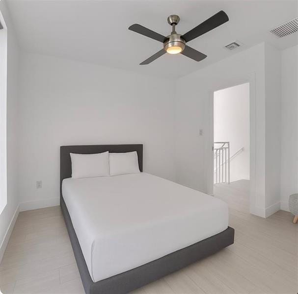 Building Photo - 703 SE 16th Ct