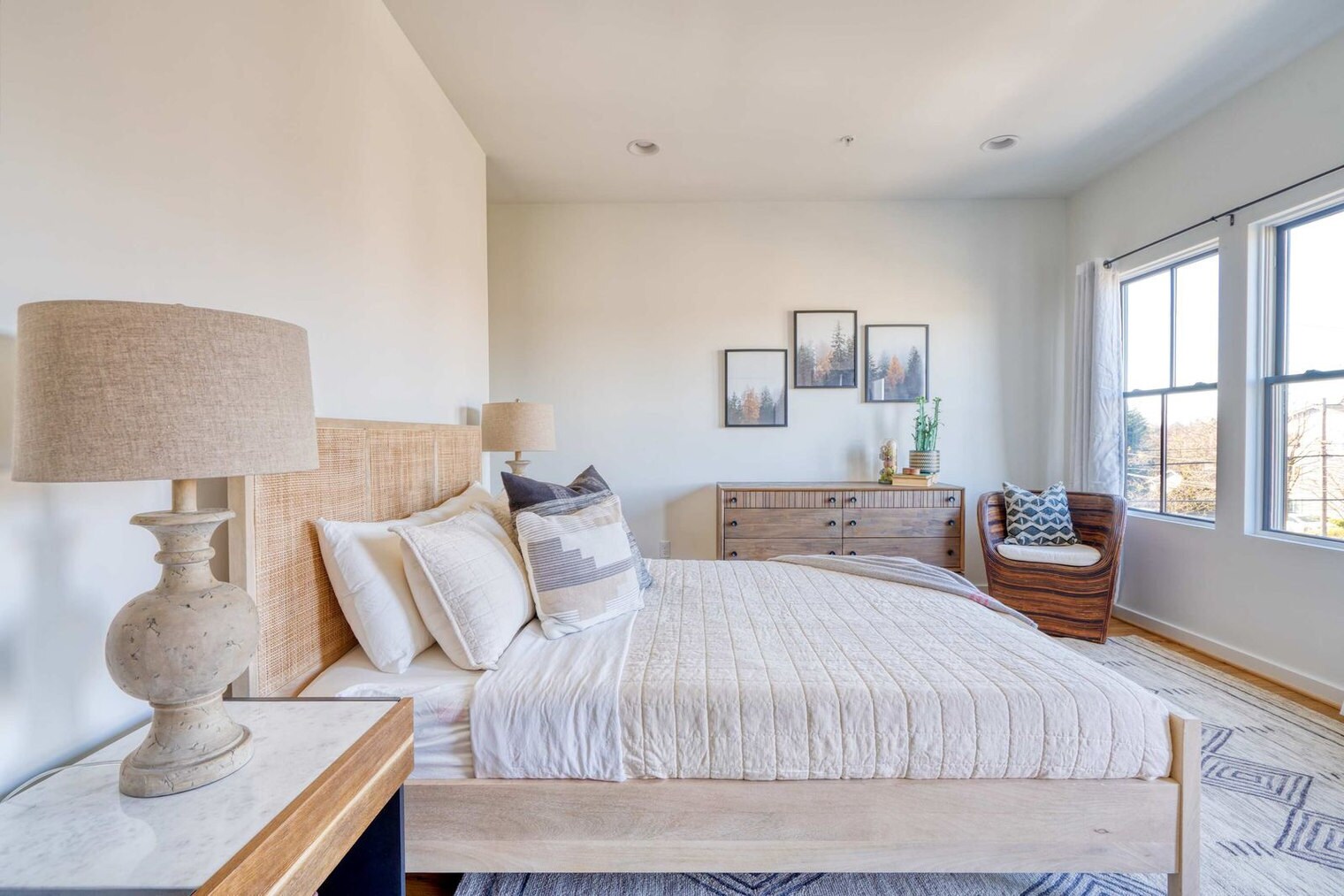 Building Photo - 512 NE 56th Ave