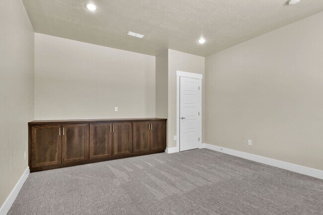 Building Photo - Coming Soon! Newer Custom built home with ...