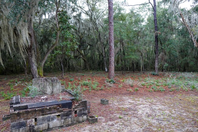 Building Photo - Tucked Away Three Bedroom Home