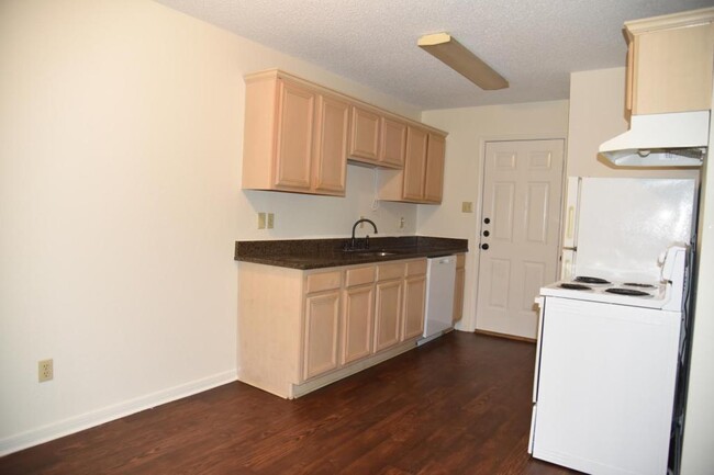 Building Photo - 1530 Northwood Blvd